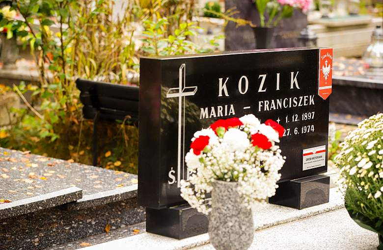 Grób Franciszka Kozika ze znakiem pamięci „Tobie Polsko”