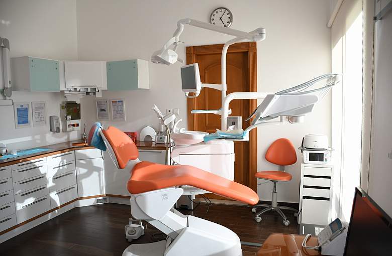 Dziecko w gabinecie stomatologicznym – jak przygotować malucha na wizytę u dentysty?